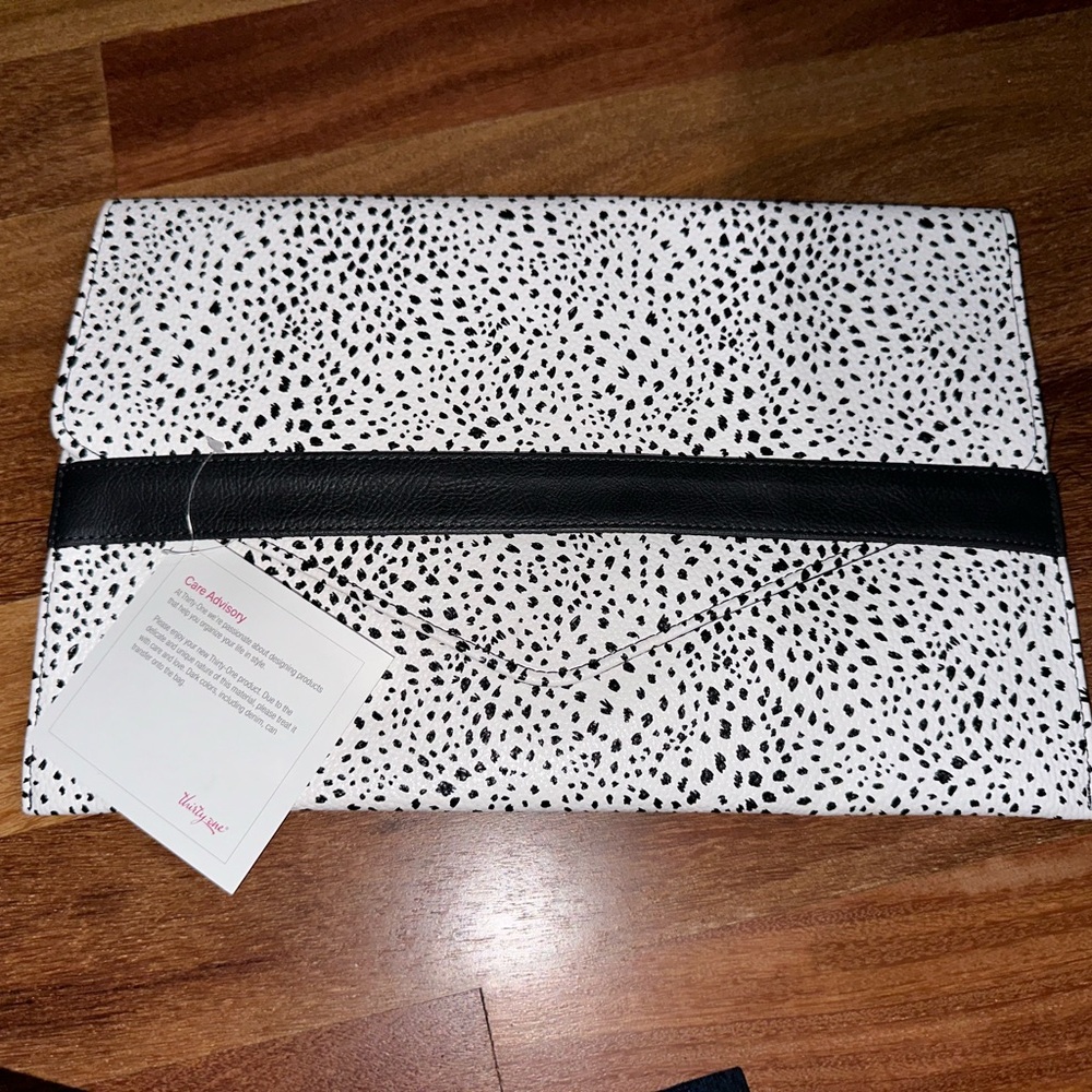 Thirty One Black and White pebble laptop tablet sleeve Clutch